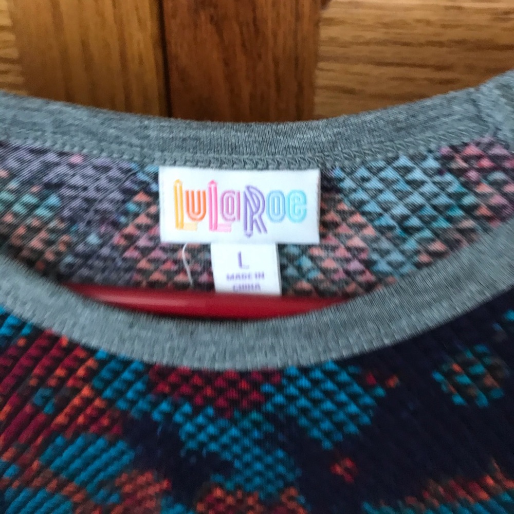 Lularoe Randy tee - Picture 2 of 2
